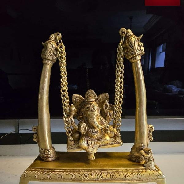 Premium Brass Ganesha on Trumpet Swing